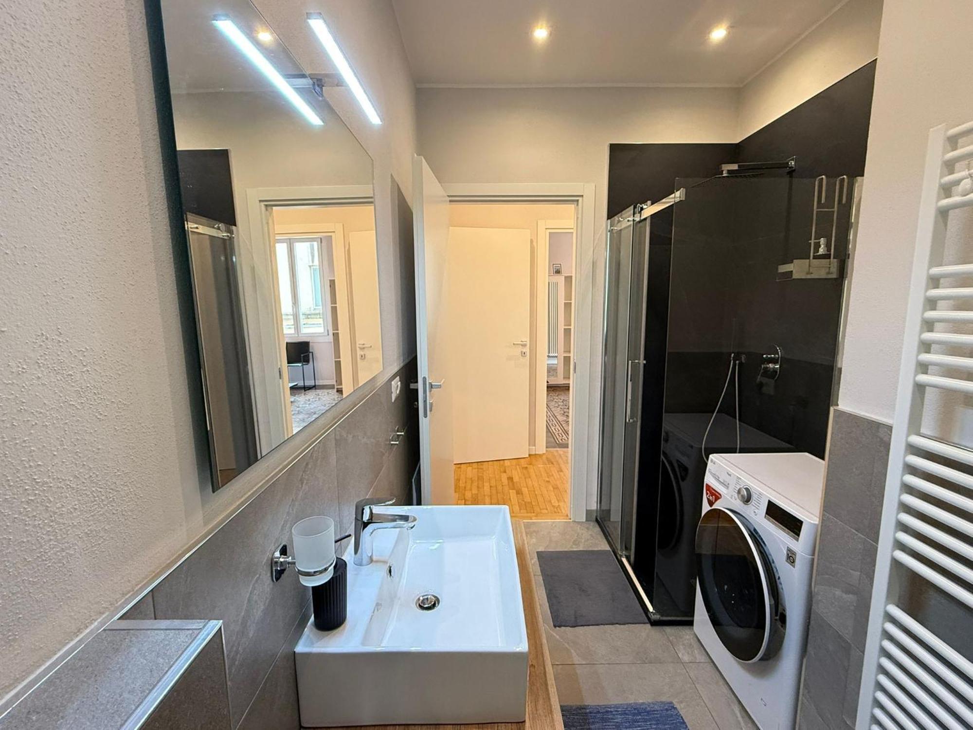 Comoluxhouse- Intero Appartement Como